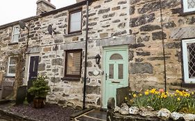 Bwthyn Y Cwm